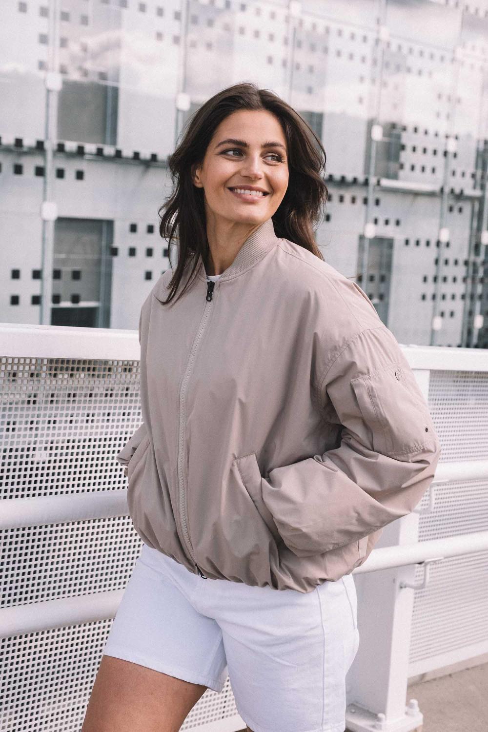 Scandinavian Edition Air — Khaki