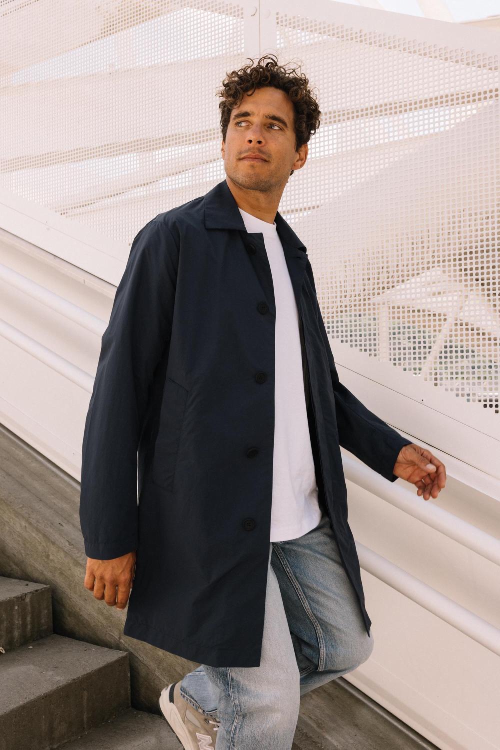 Scandinavian Edition Ascend — Navy Blue