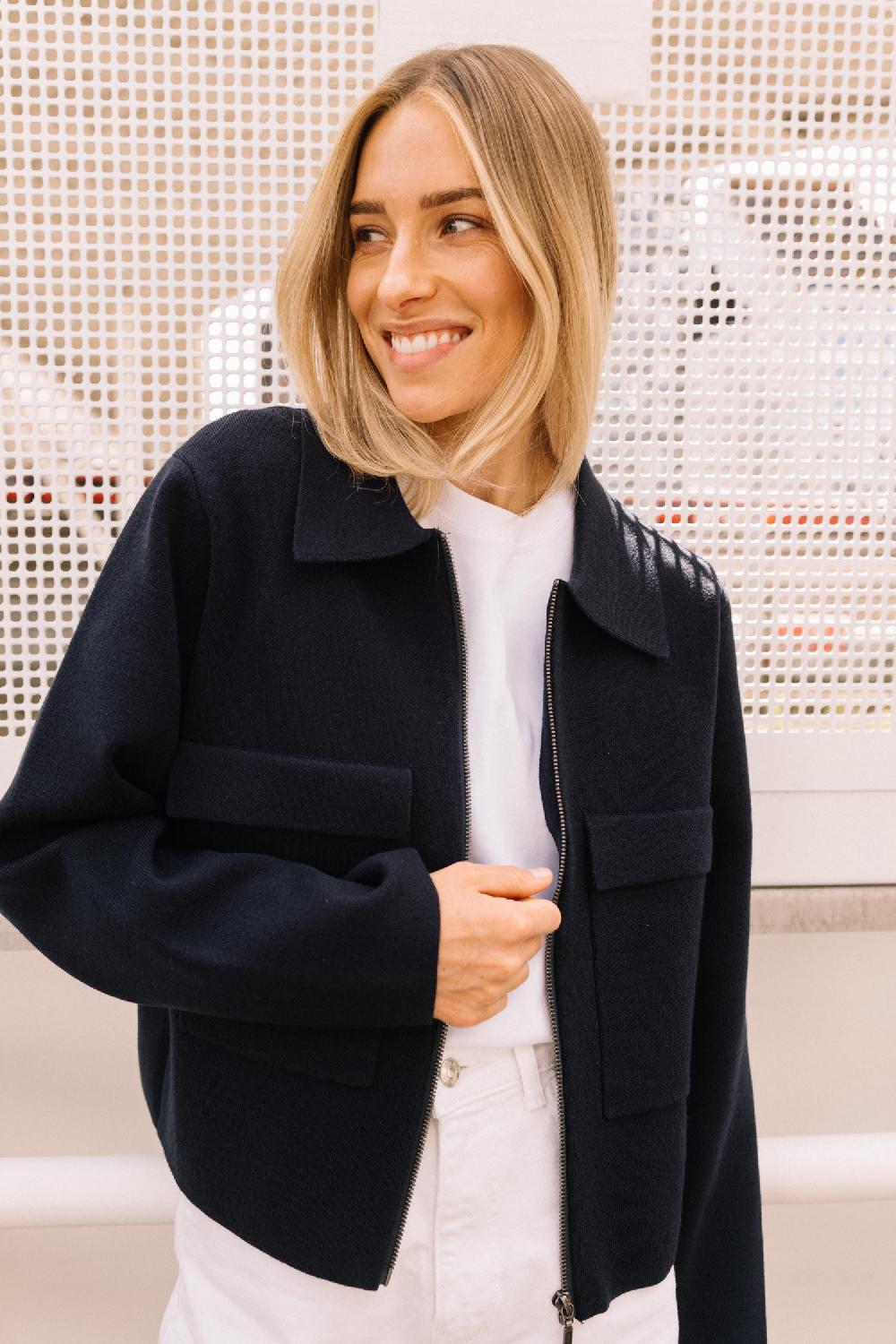 Scandinavian Edition Cut — Navy Blue