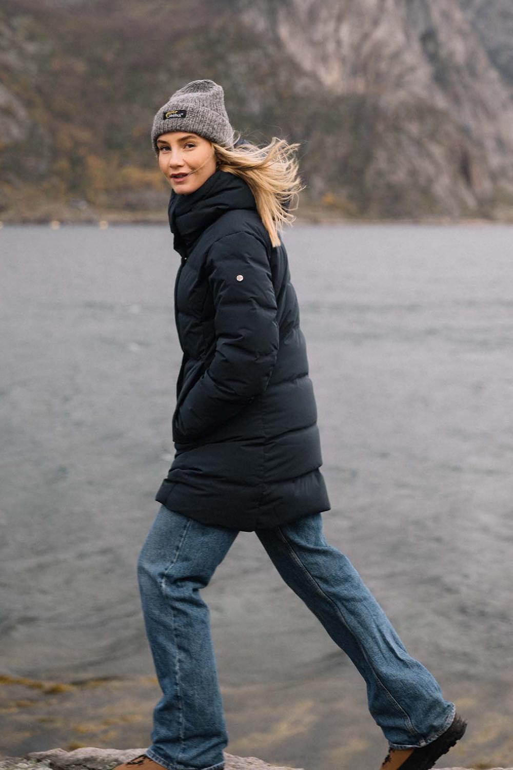 Scandinavian Edition Noon II — Midnight Blue