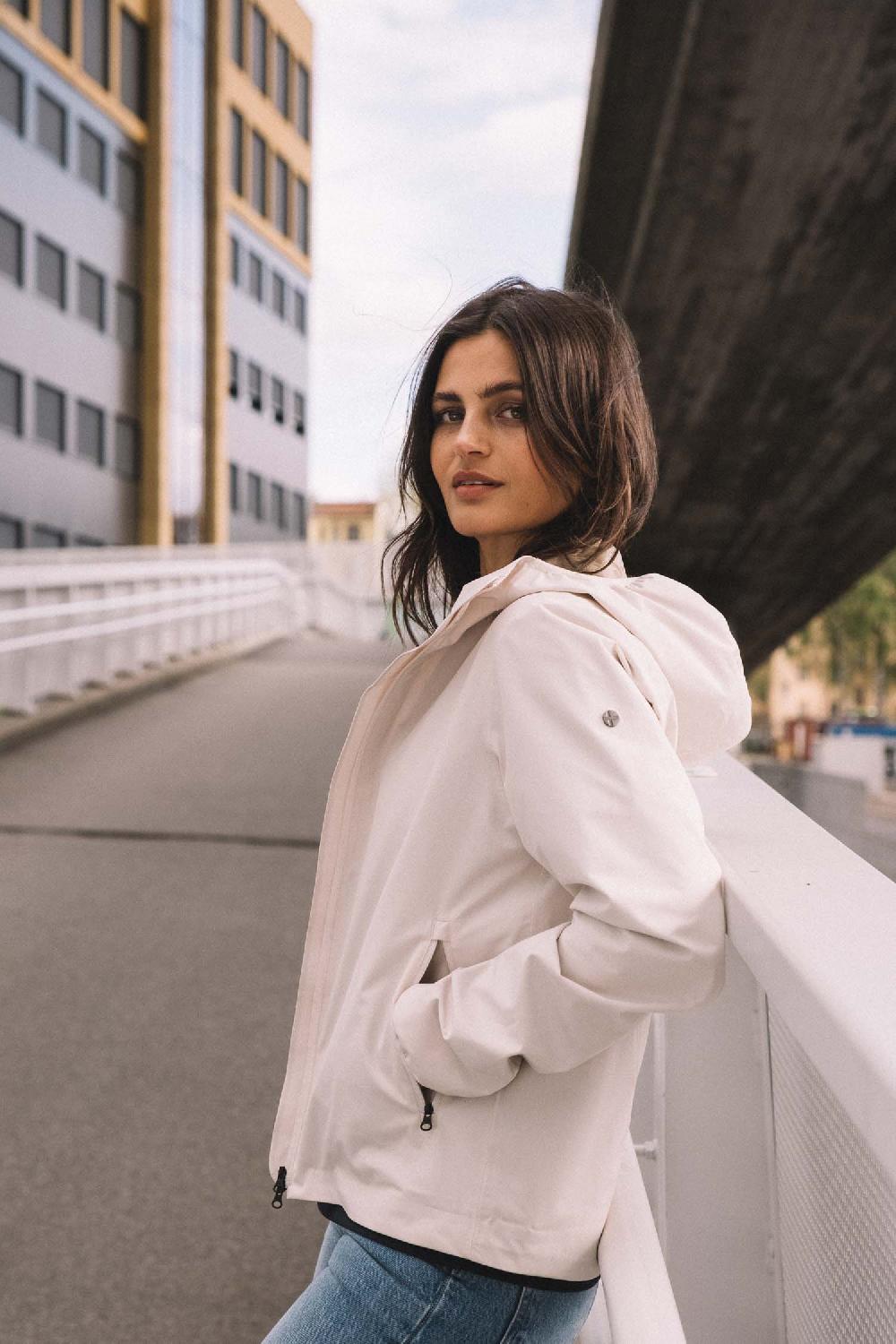 Scandinavian Edition Veil — Neutral White