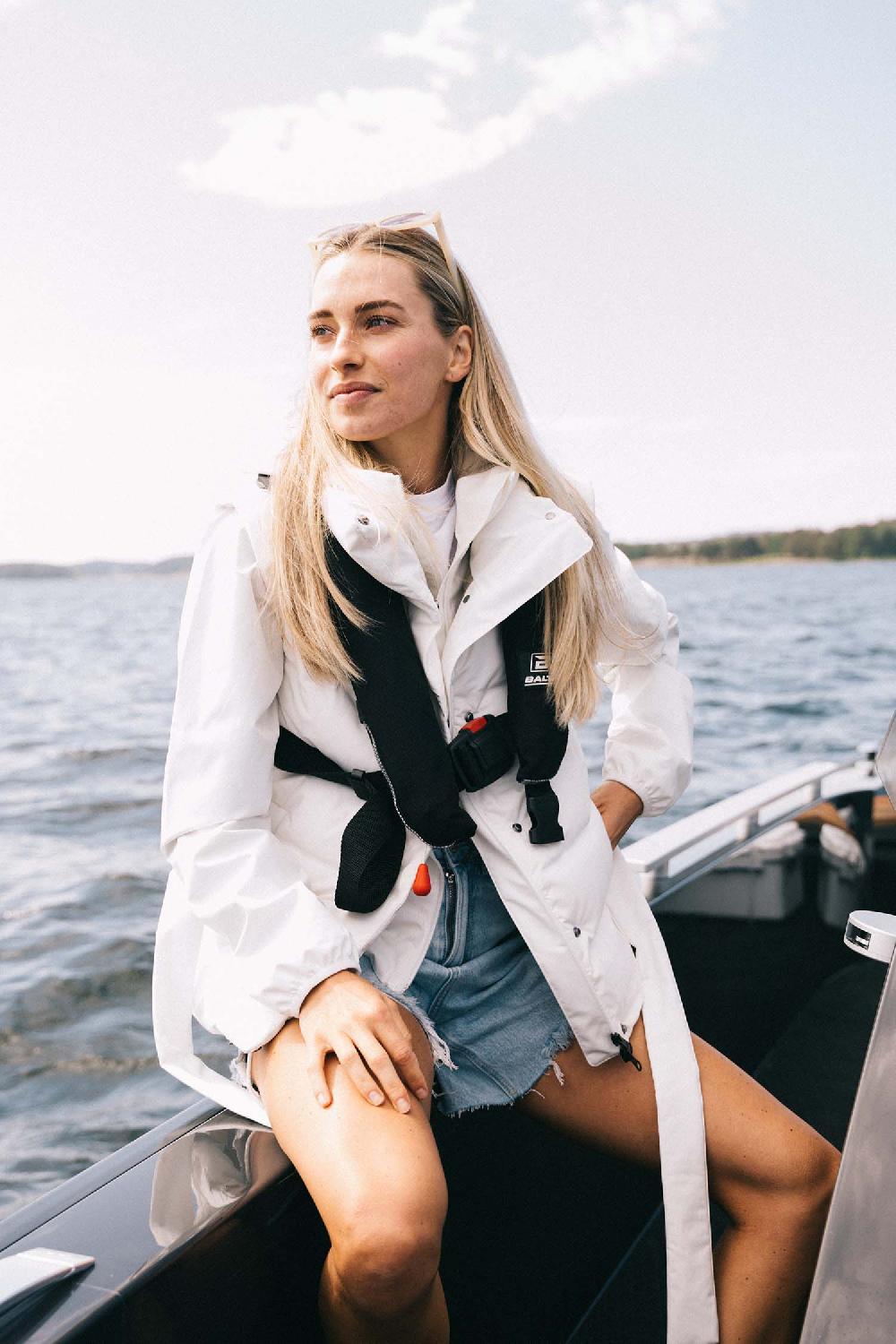 Scandinavian Edition Vesty — Neutral White