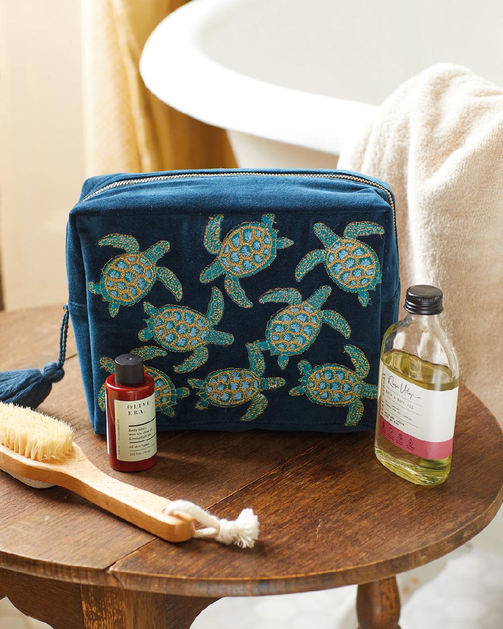 Scarlettsbags Turtle Conservation Wash Bag