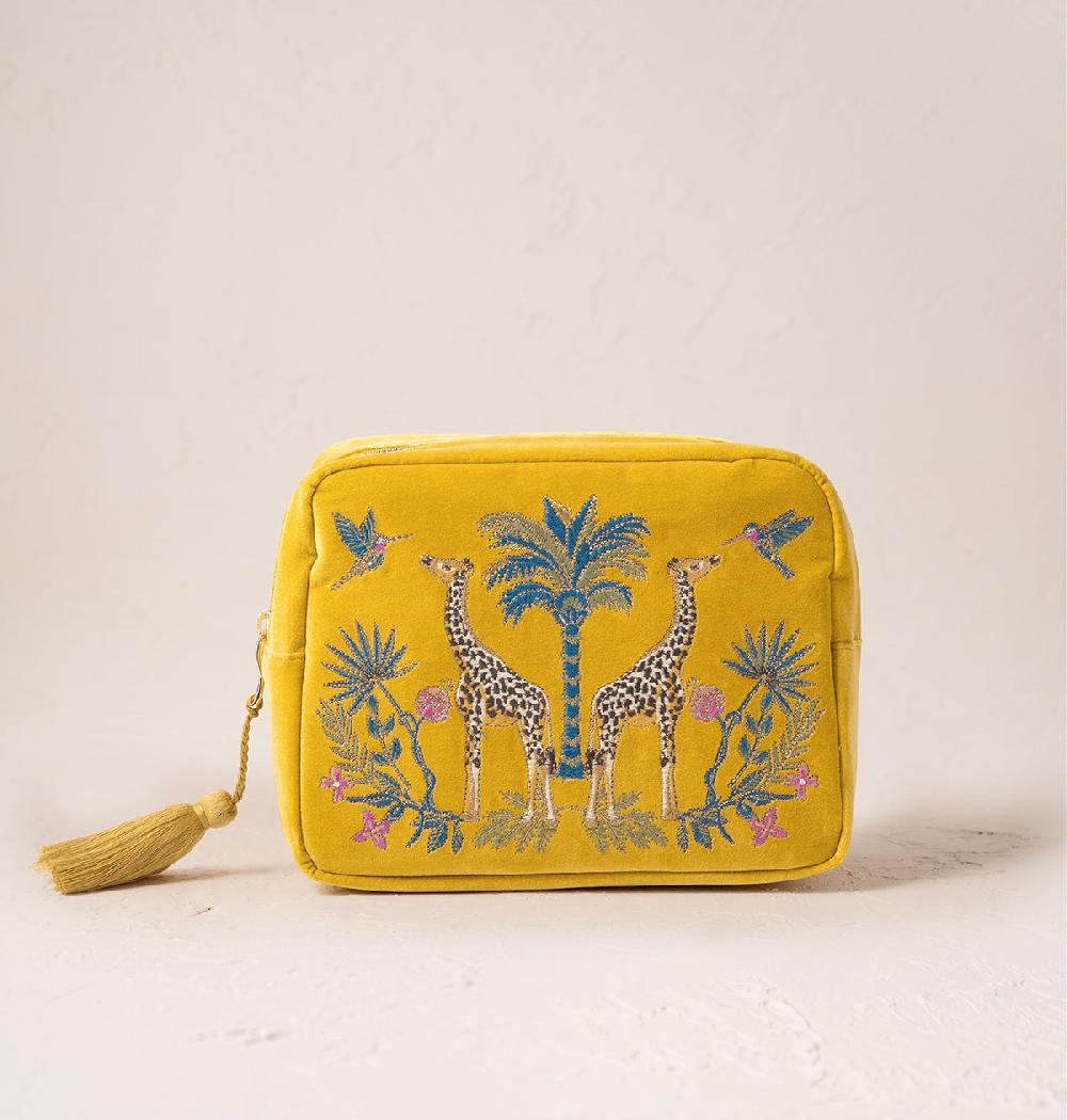 scarlettsbags Wild Giraffe Palm Wash Bag