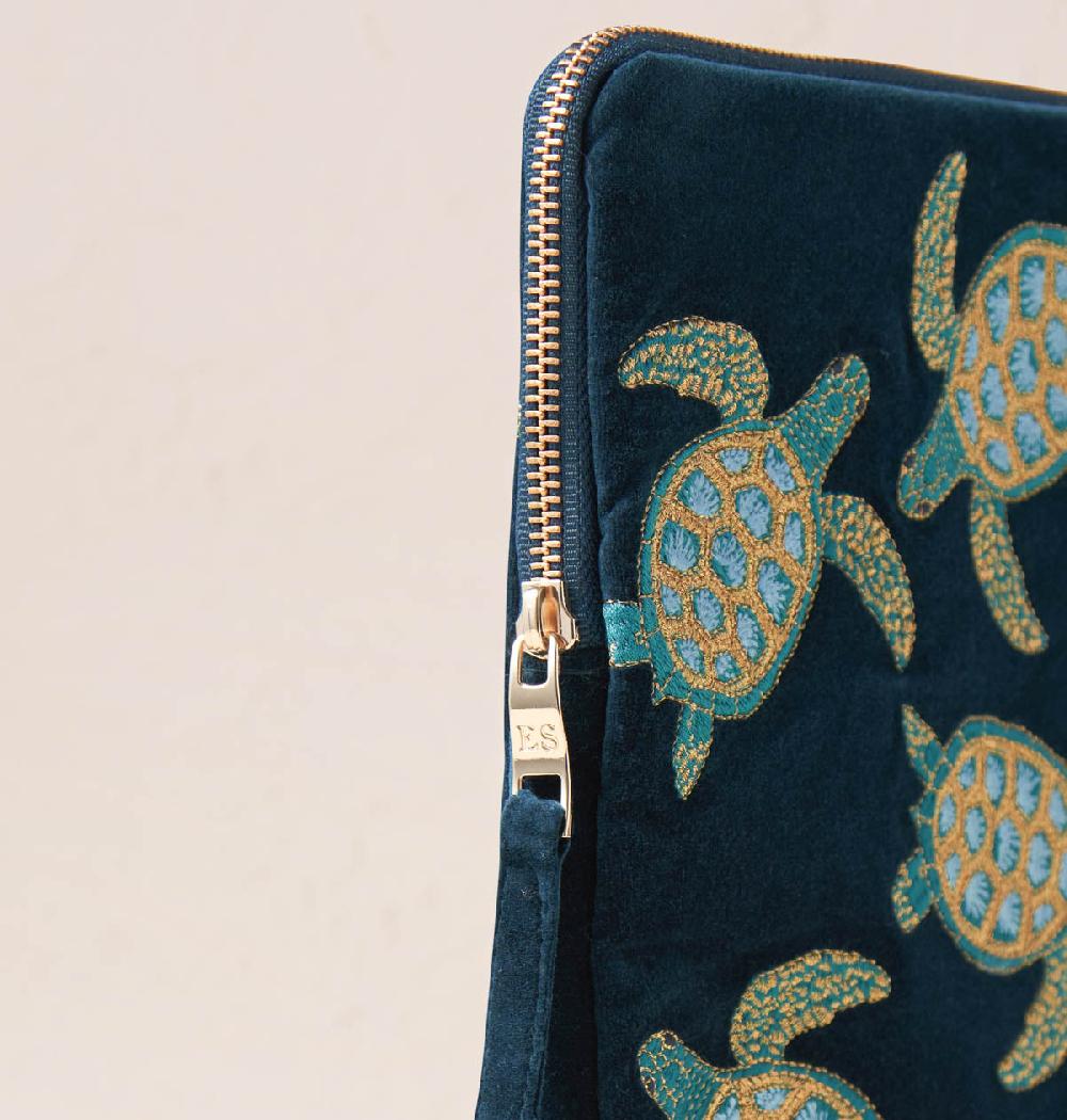 Scarlettsbags Turtle Conservation Laptop Case Small