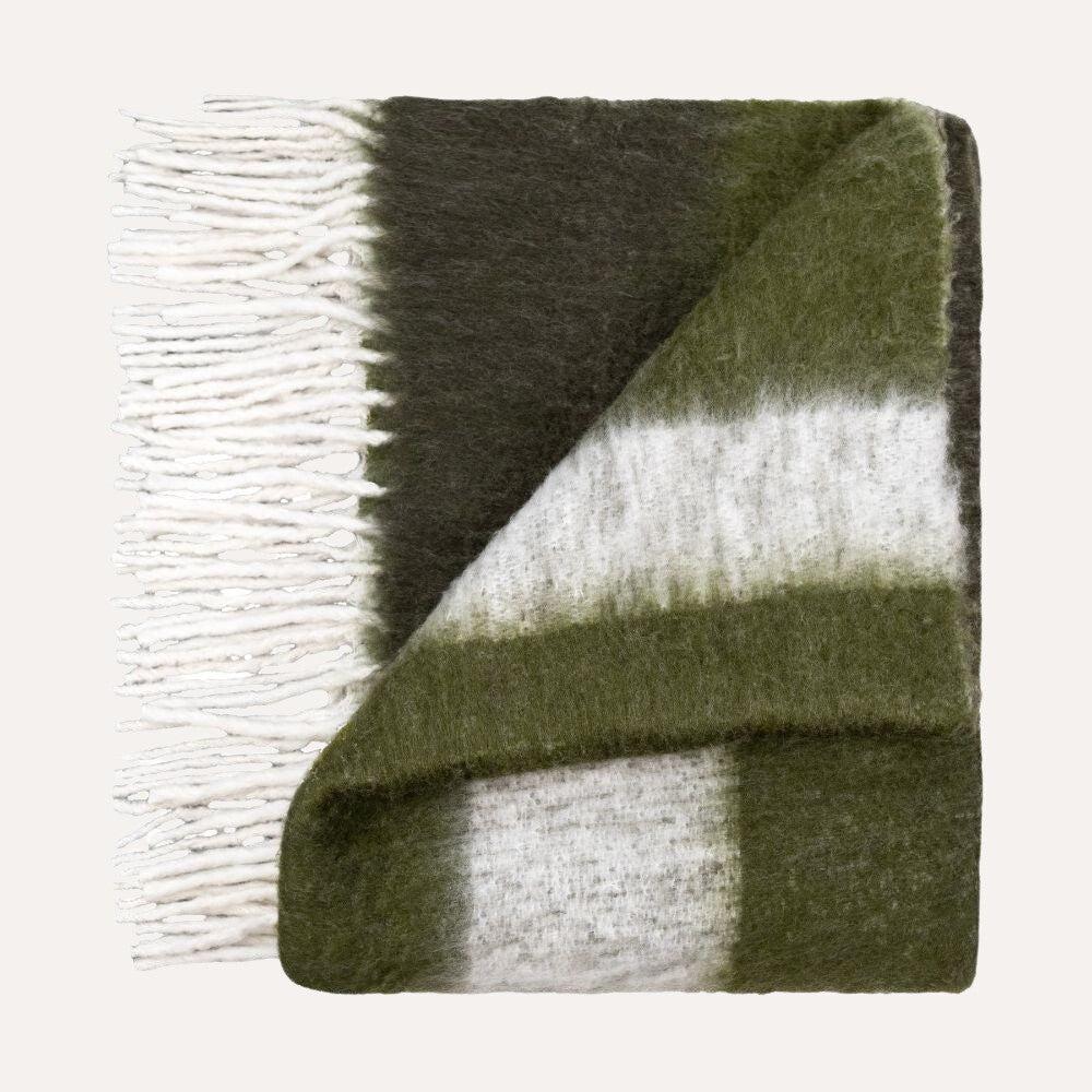 scatter box Cara Throw