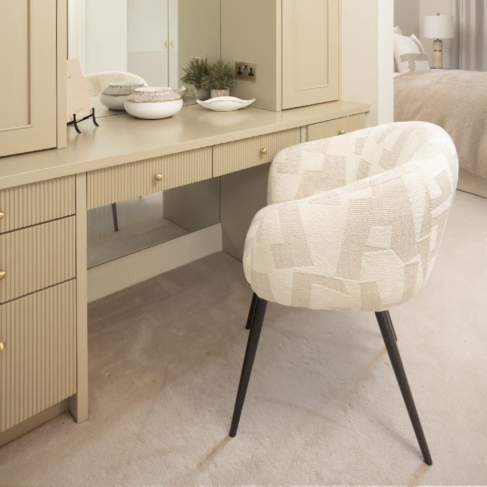 scatter box Ellington Chair