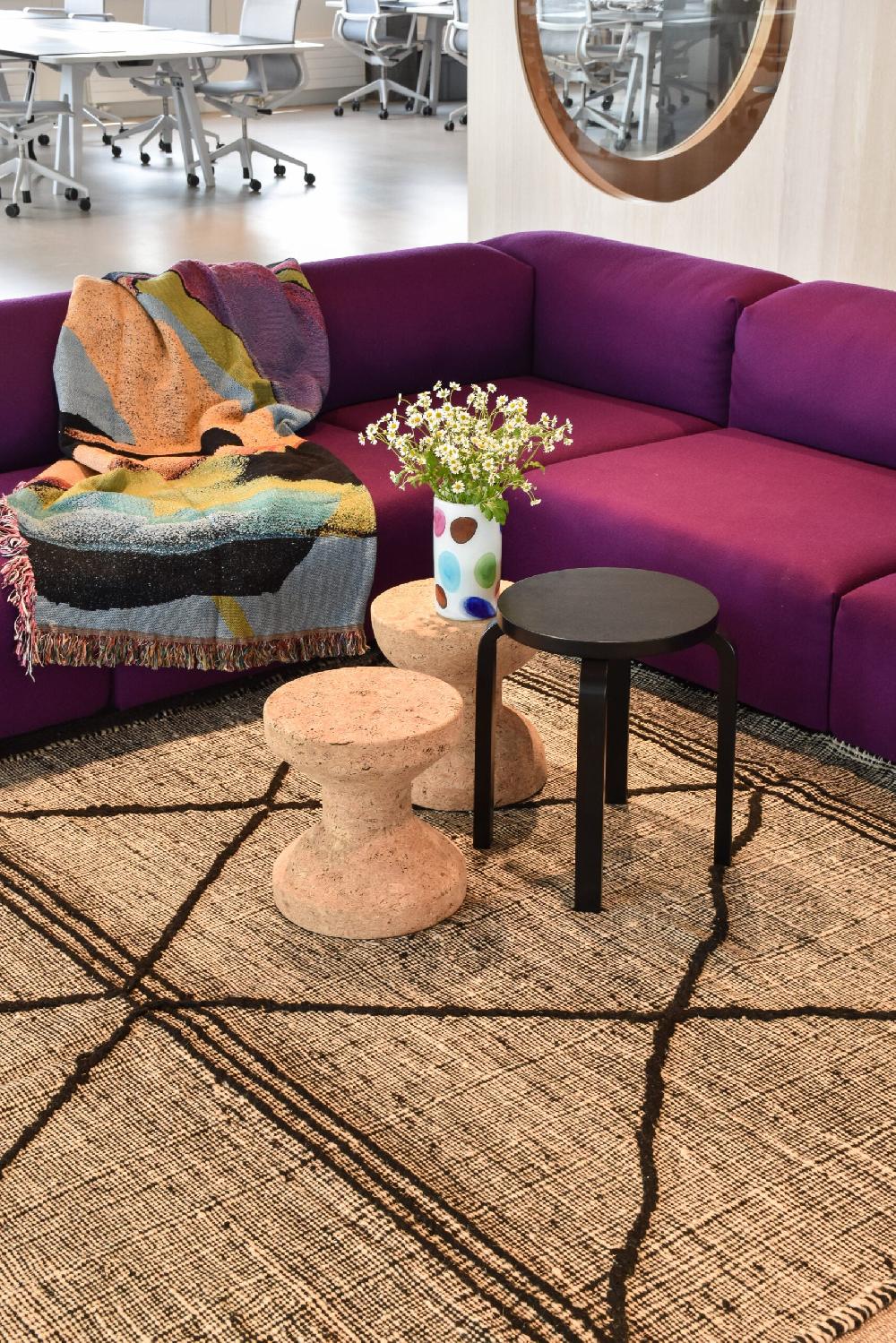 Schoenstaub Rug Flat Black Lines