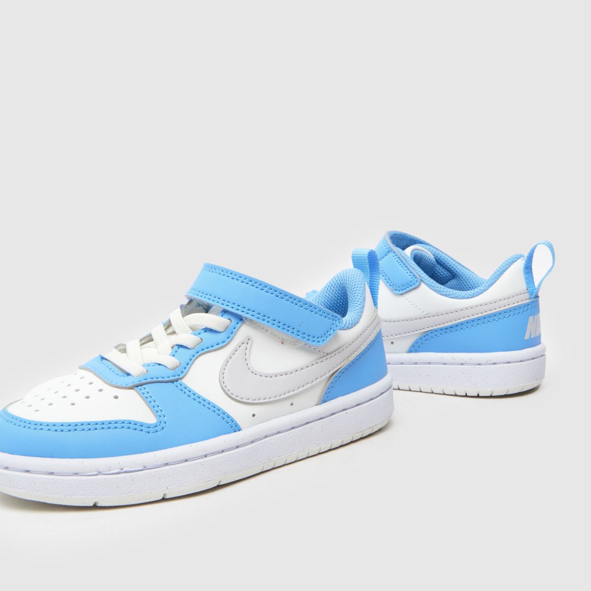 Schuh Nike Court Borough Low Boys Junior In White & Pl Blue