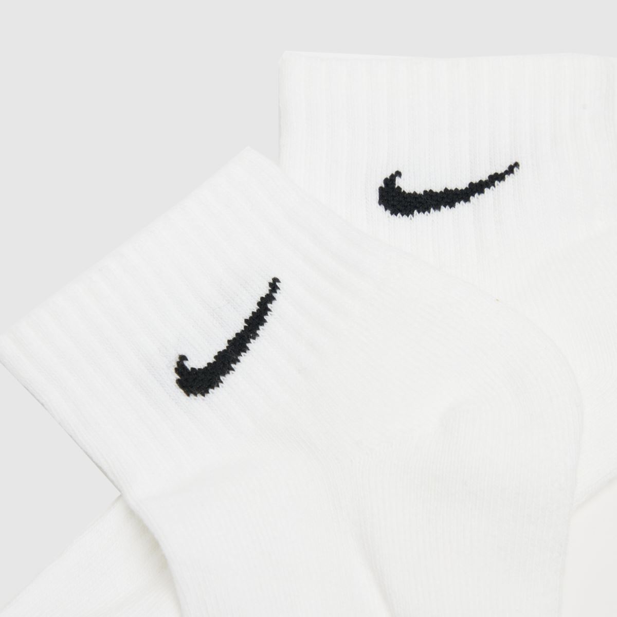 Schuh Nike Everyday Ankle Socks 3 Pack In White & Black