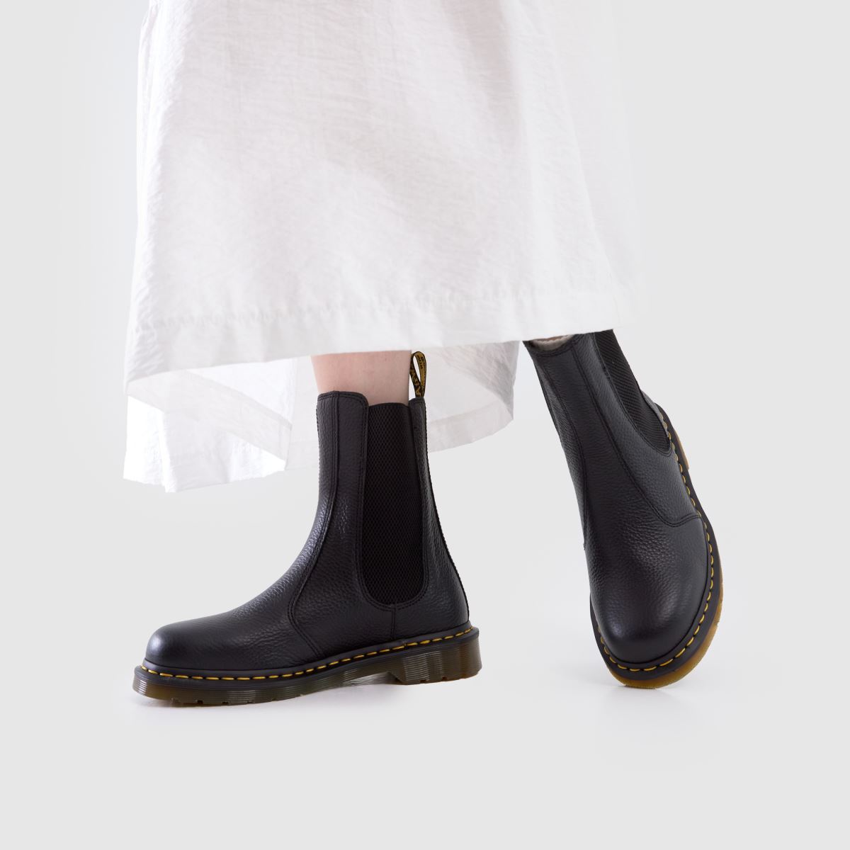 Schuh Dr Martens 2976 Hi Chelsea In Black