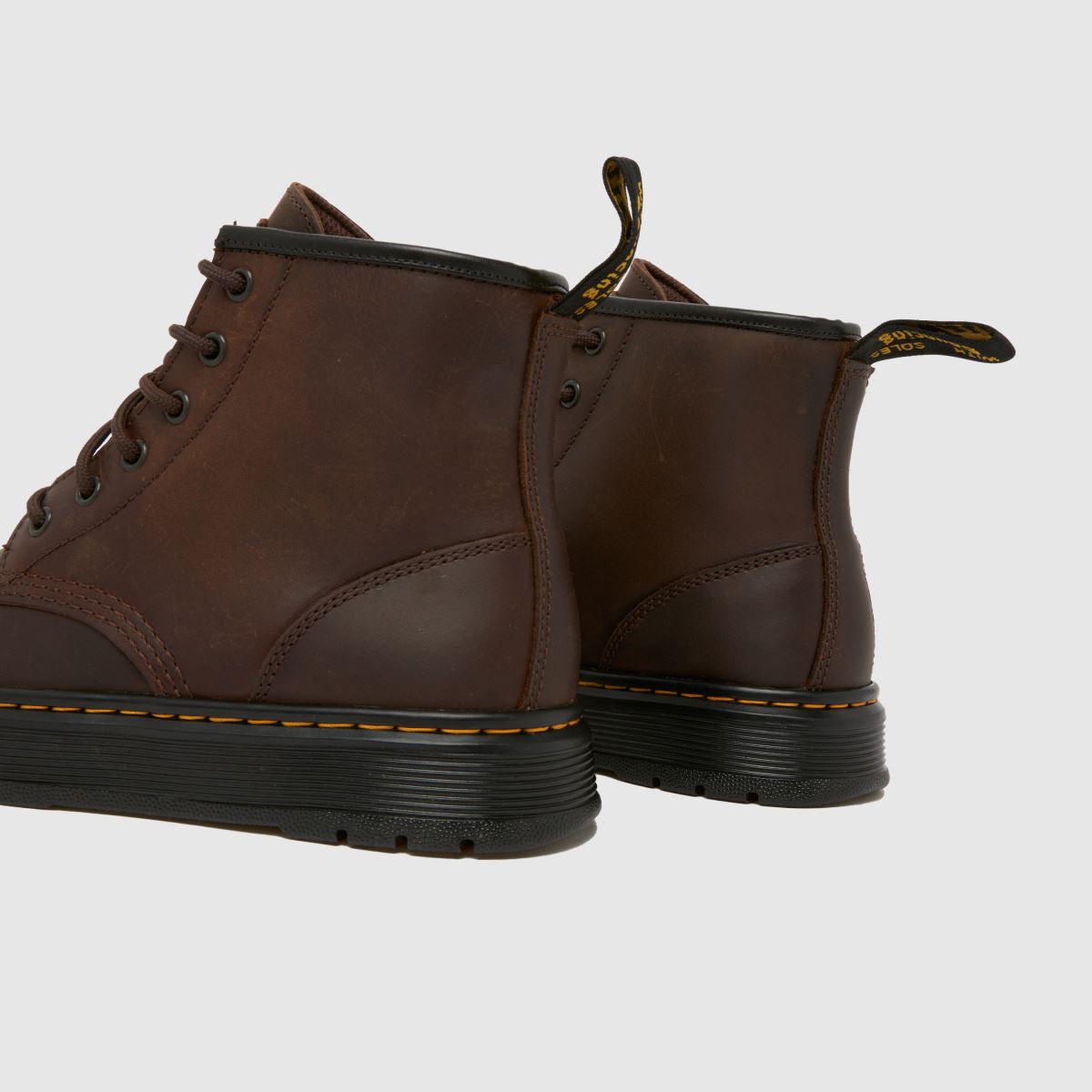 Schuh Dr Martens Brookline Chukka In Dark Brown