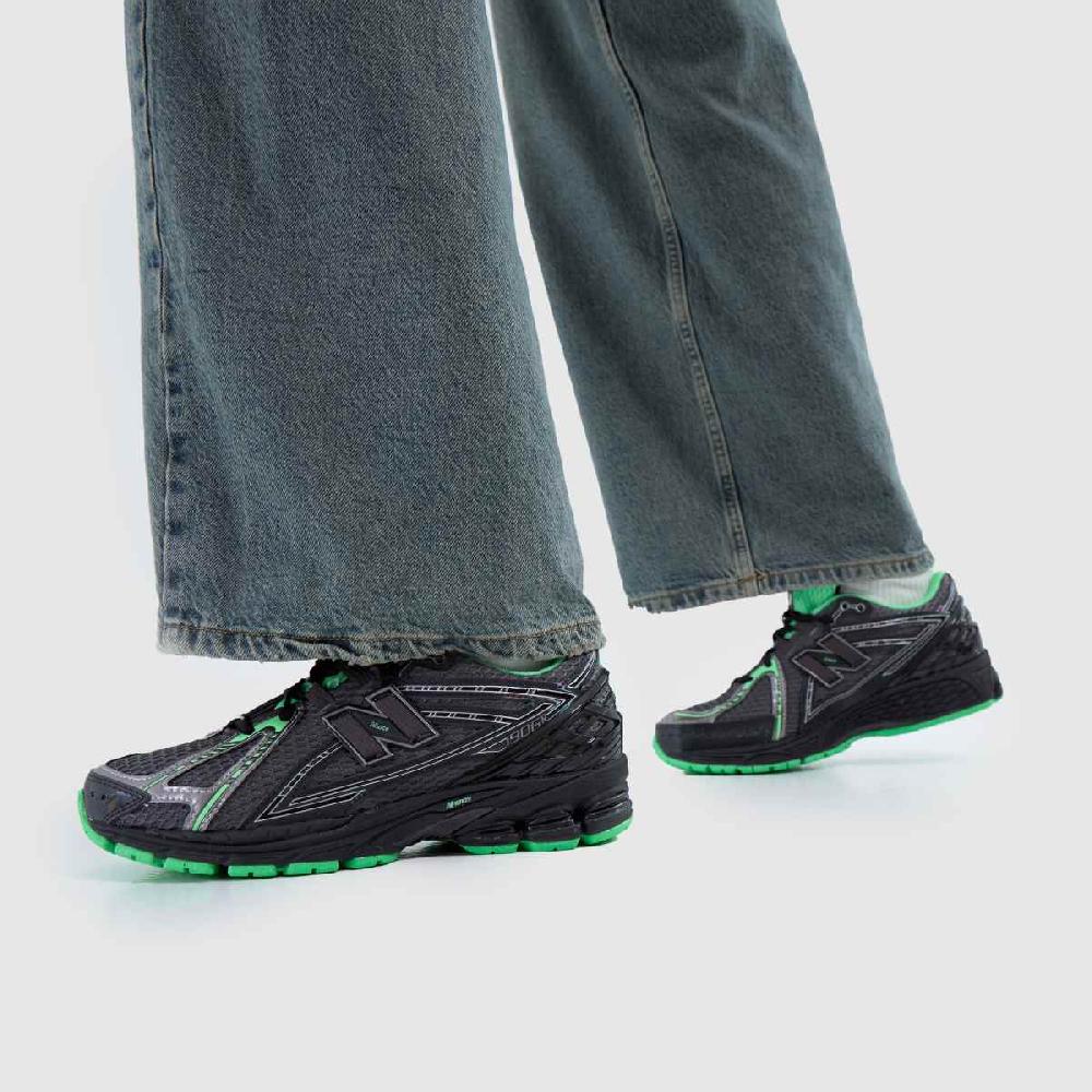 Schuh New Balance 1906R In Black & Green