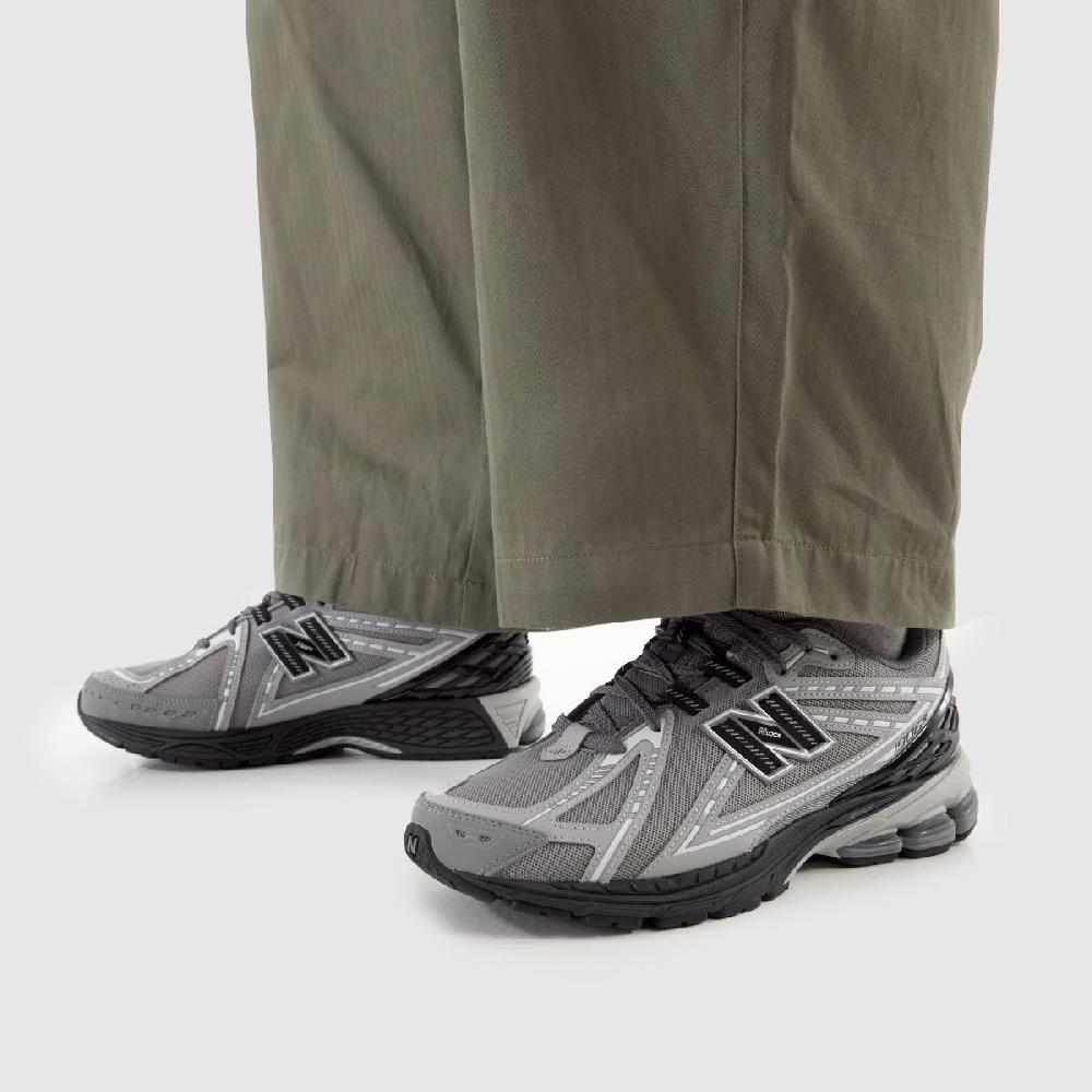 Schuh New Balance 1906R In Black & Grey