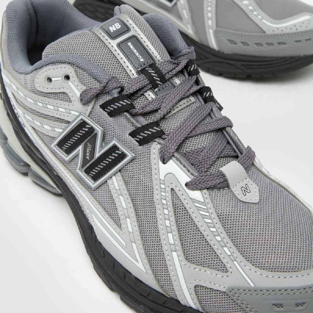 Schuh New Balance 1906R In Black & Grey