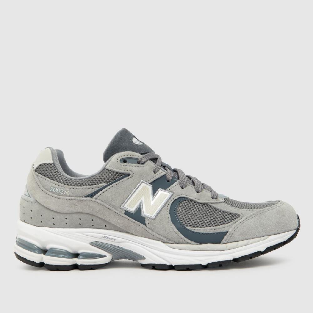 schuh New Balance 2002R in White & grey