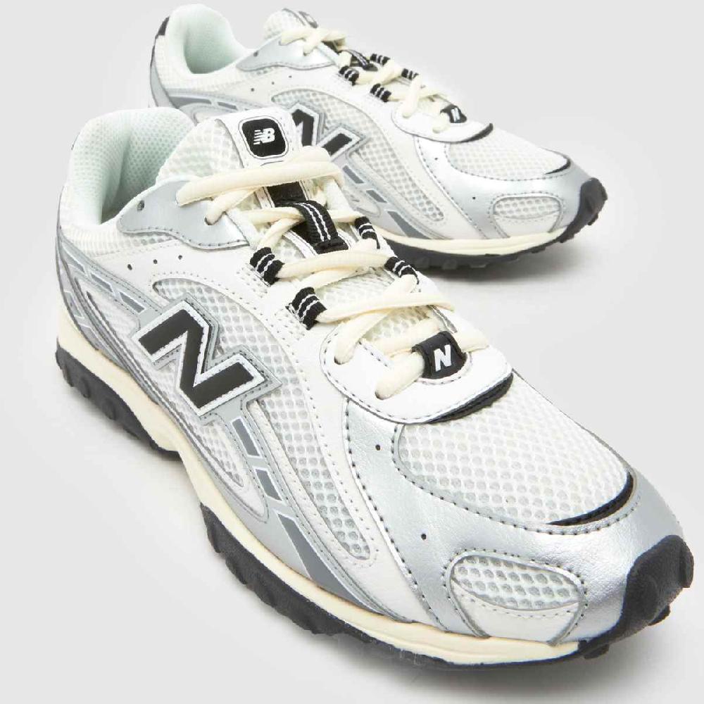 Schuh New Balance 204L In Black & Silver