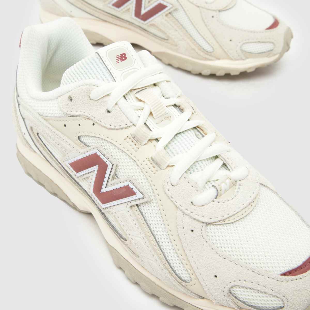 Schuh New Balance 204L In Off-White Multi