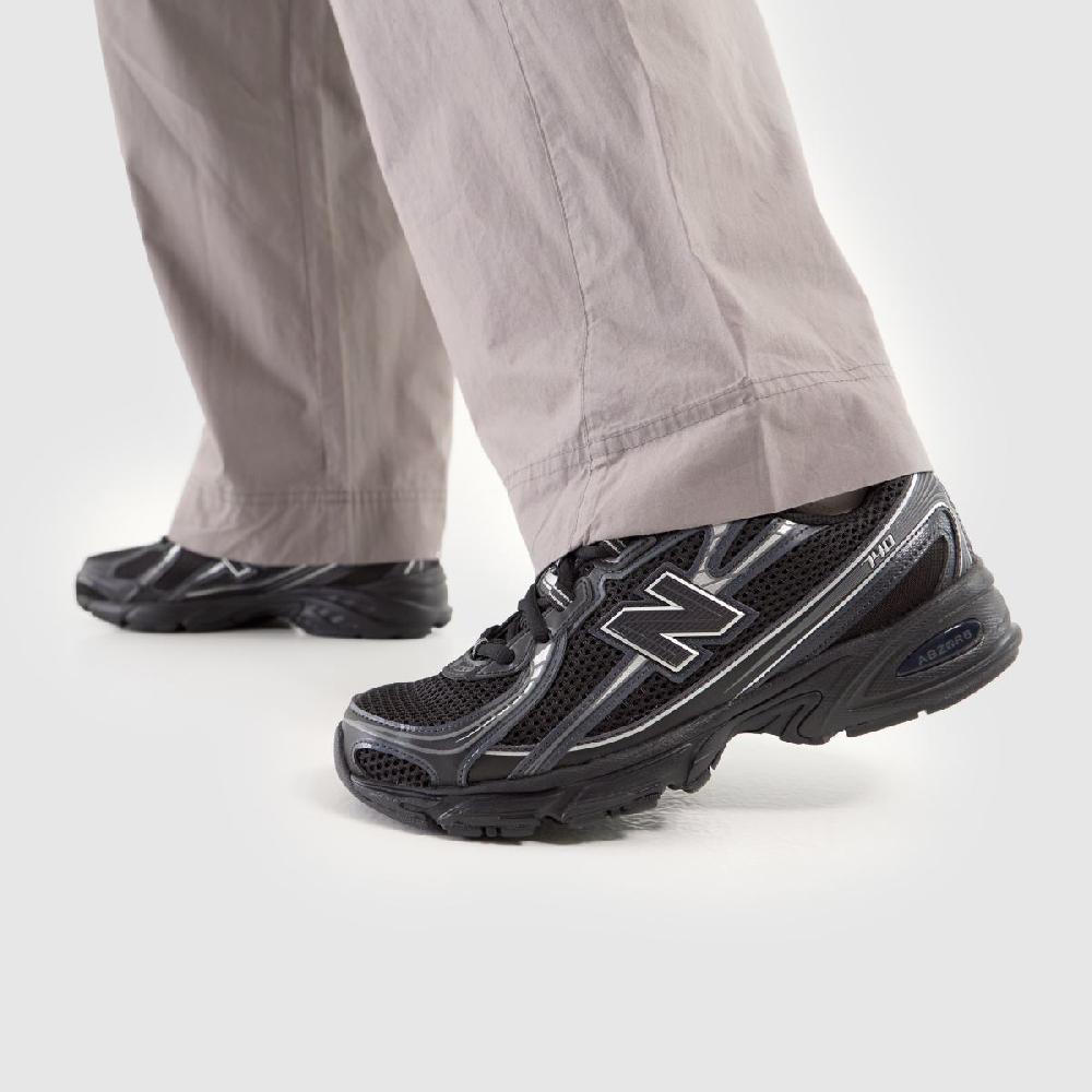 Schuh New Balance 740 In Black & Silver