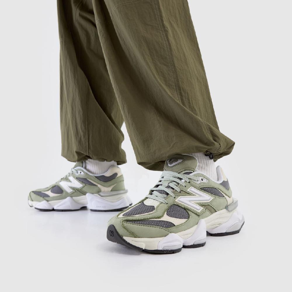 Schuh New Balance 9060 In Green Multi