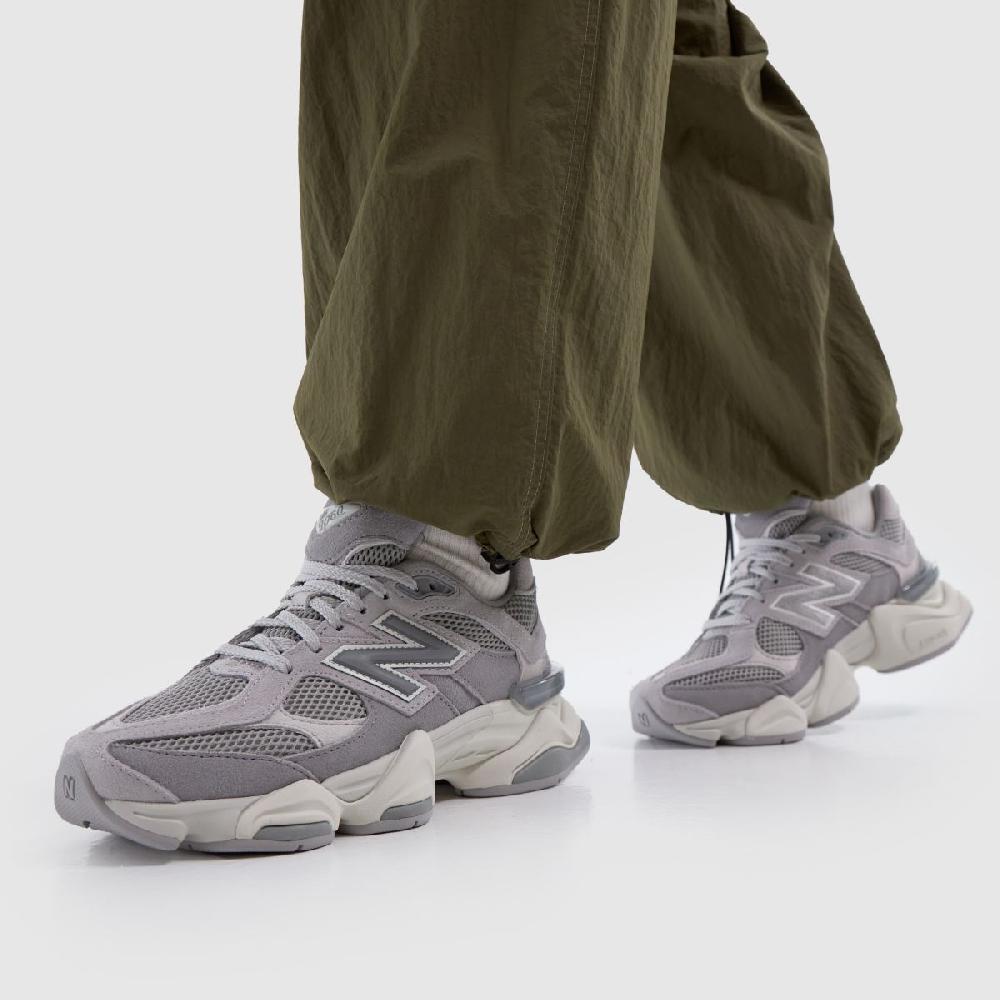 Schuh New Balance 9060 In Grey
