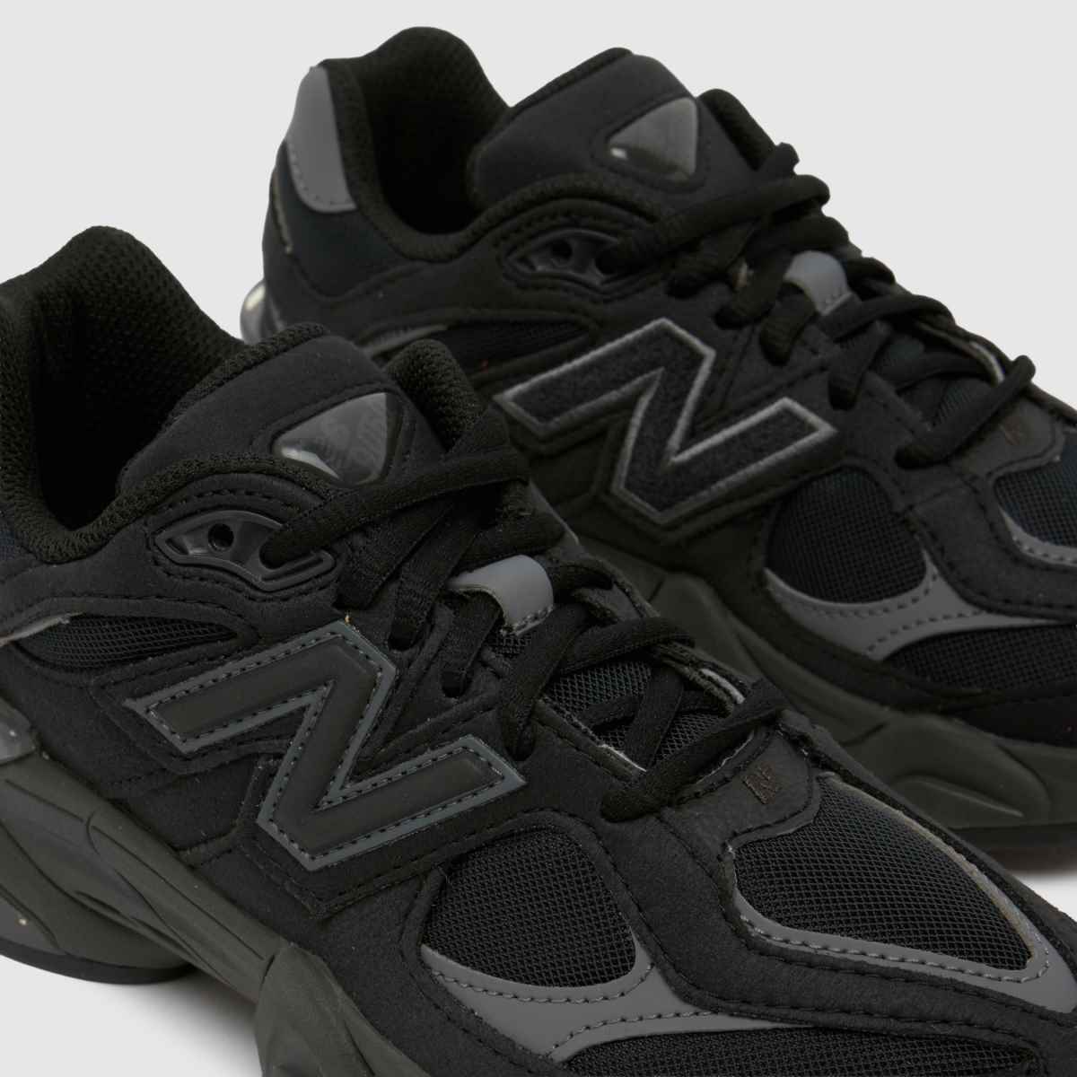 Schuh New Balance 9060 Youth In Black & Grey