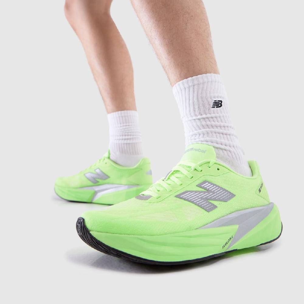 Schuh New Balance FuelCell Rebel V5 In Light Green