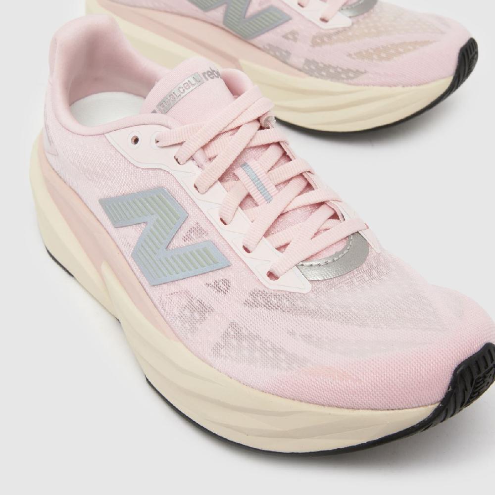 Schuh New Balance FuelCell Rebel V5 In Pale Pink