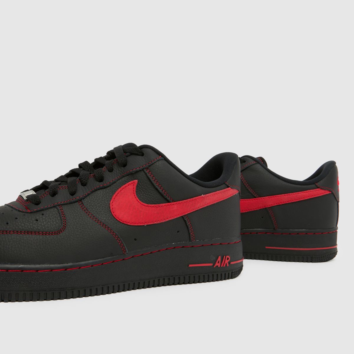 Schuh Nike Air Force 1 In Black & Red
