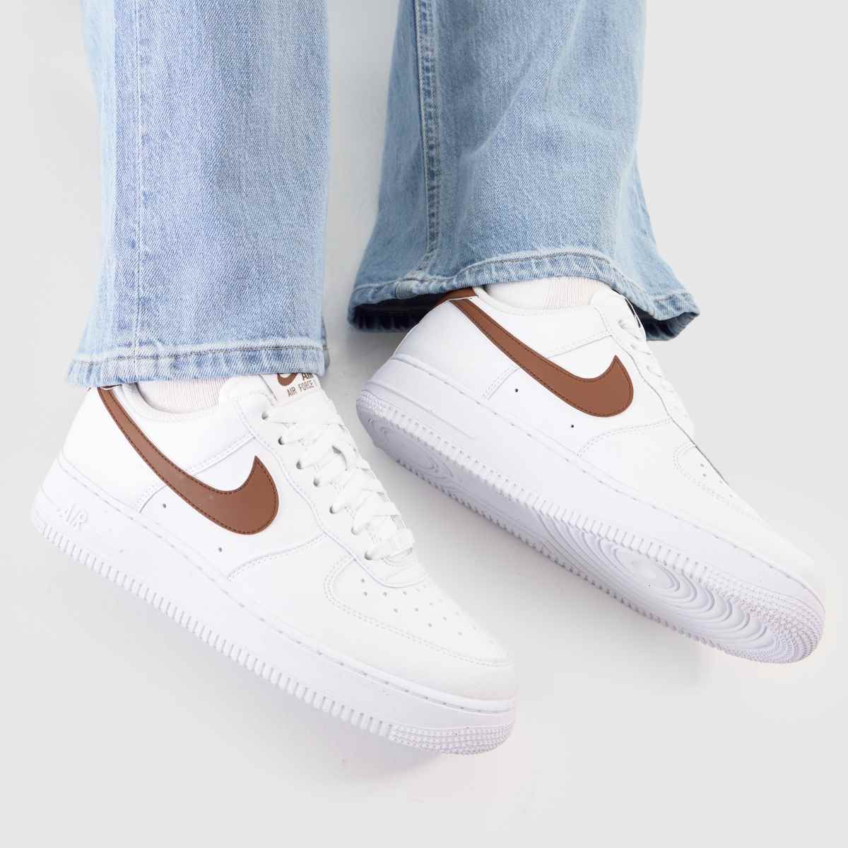 Schuh Nike Air Force 1 In White & Brown