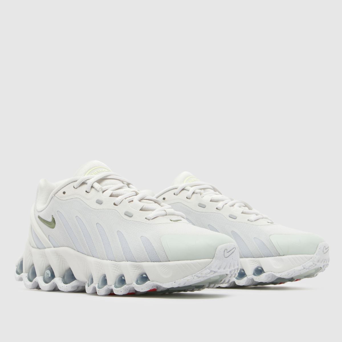 Schuh Nike Air Max DN8 Youth In White Multi