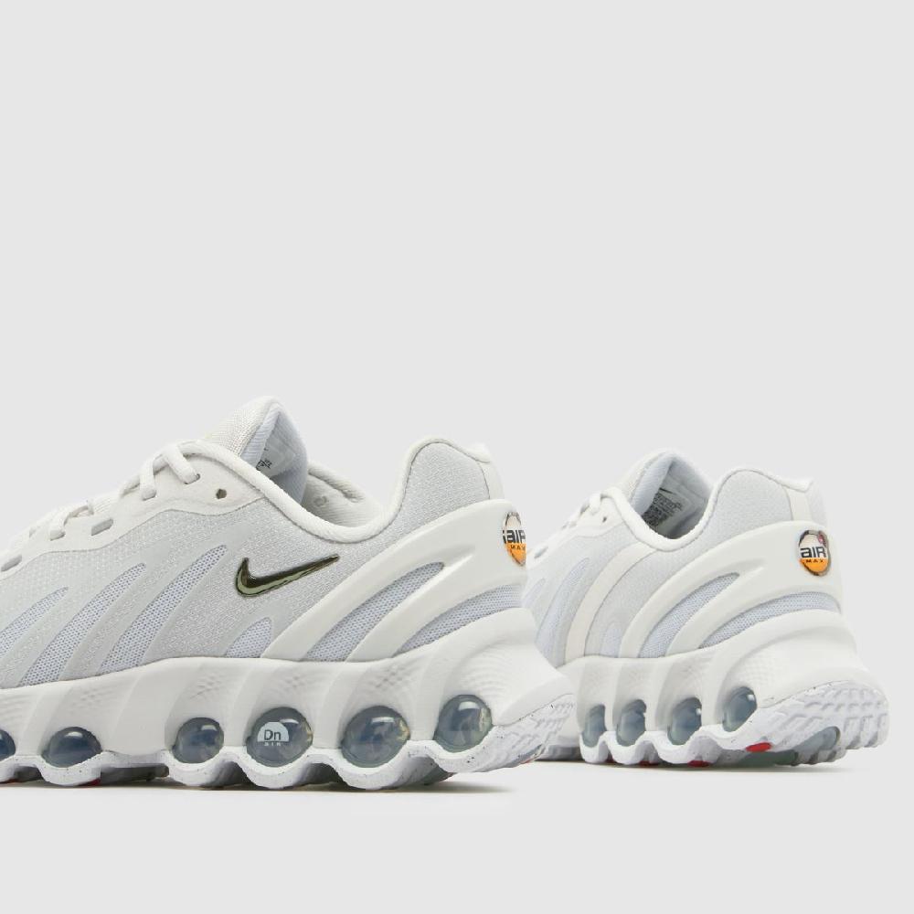 Schuh Nike Air Max DN8 Youth In White Multi