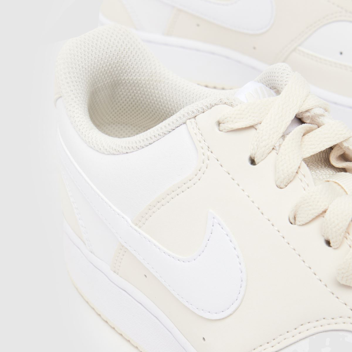 Schuh Nike Court Vision In White & Beige