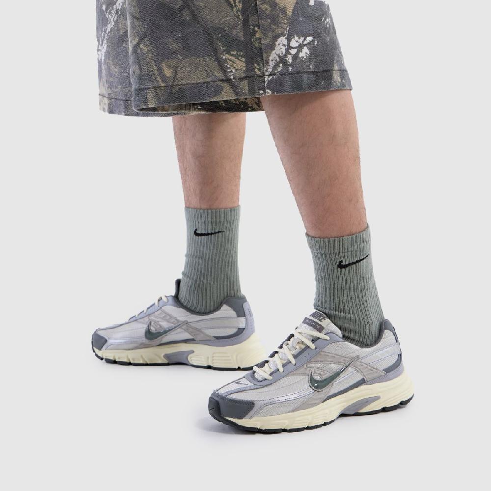 Schuh Nike Initiator In Off-White Multi