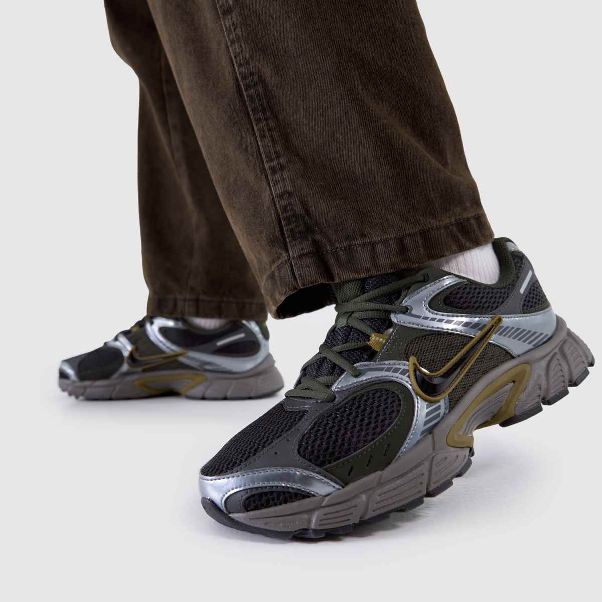 Schuh Nike V5 RNR In Black Multi