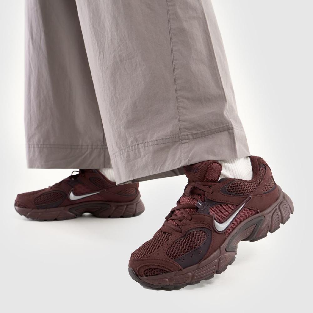 Schuh Nike V5 RNR In Burgundy