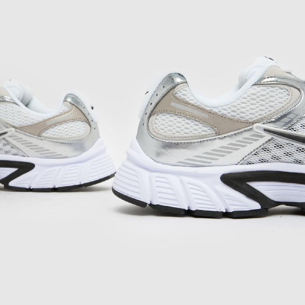 Schuh Nike V5 RNR In White & Black