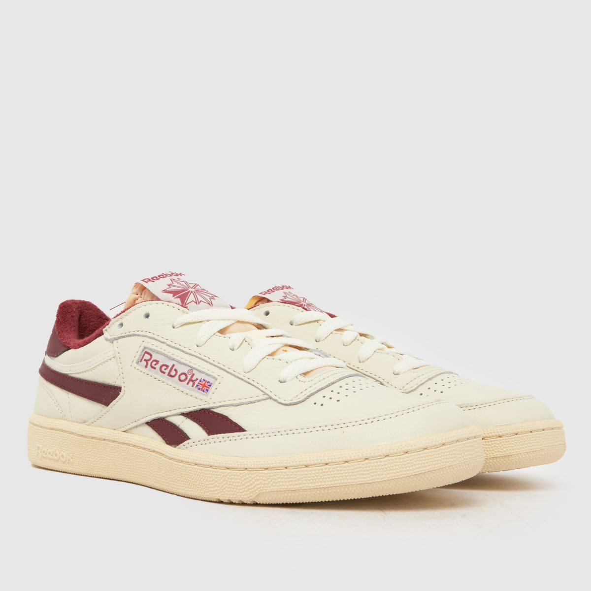 Schuh Reebok Club C Revenge In White & Burgundy