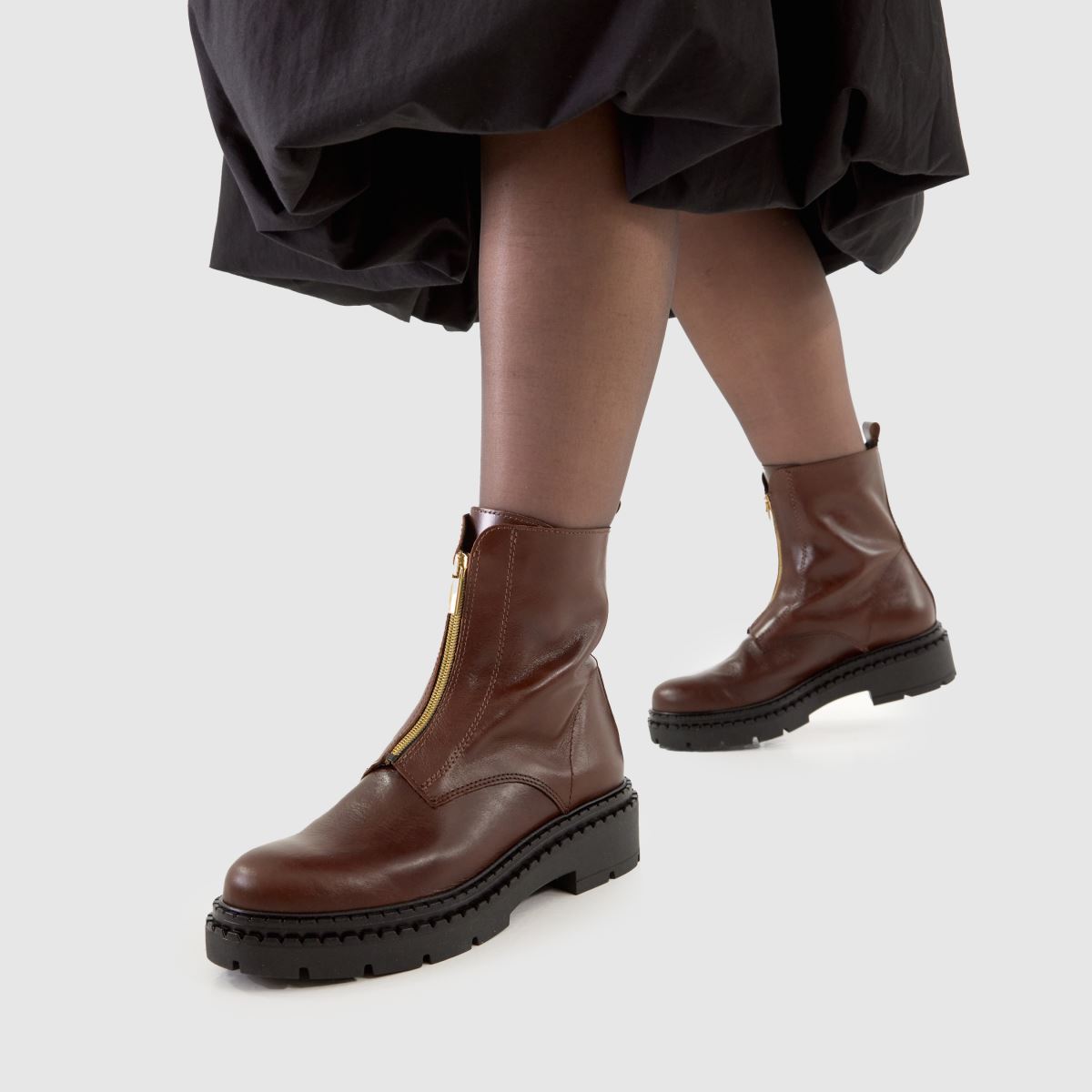 Schuh Schuh Amber Leather Zip In Brown