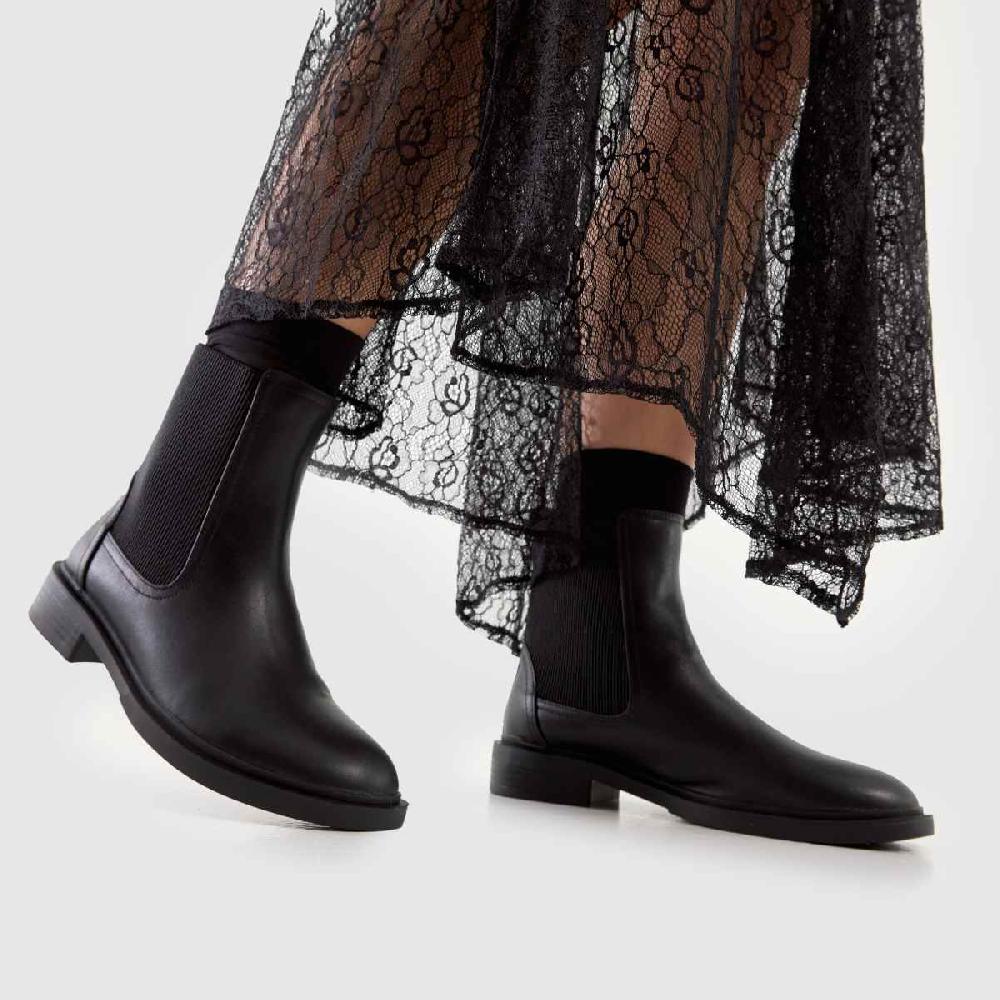 Schuh Schuh Astrid Leather Chelsea In Black