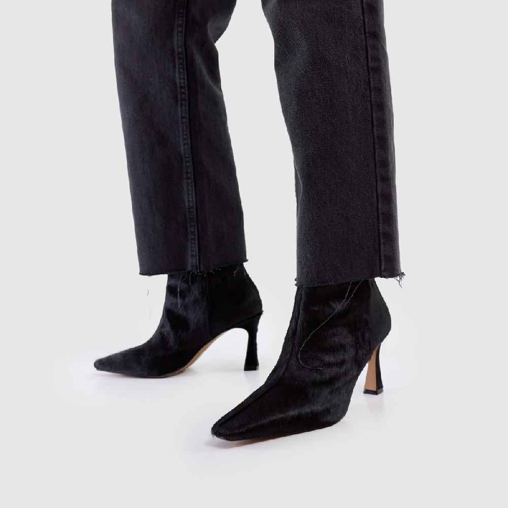 Schuh Schuh Bambi Point Heel In Black