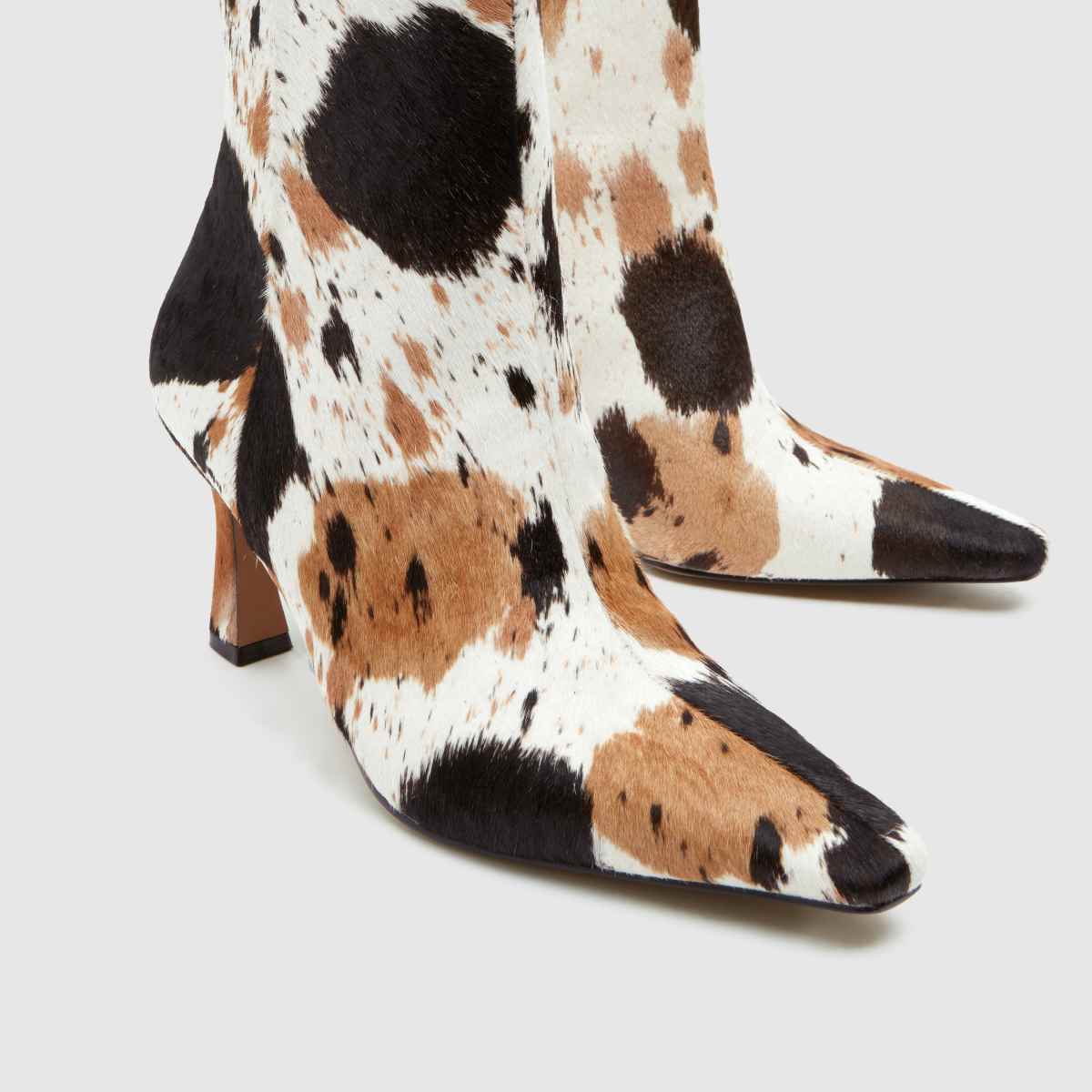 Schuh Schuh Bambi Point Heel In Brown & White