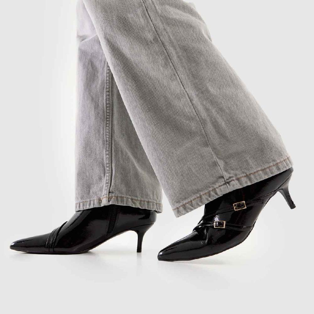 Schuh Schuh Beckett Buckle Kitten In Black