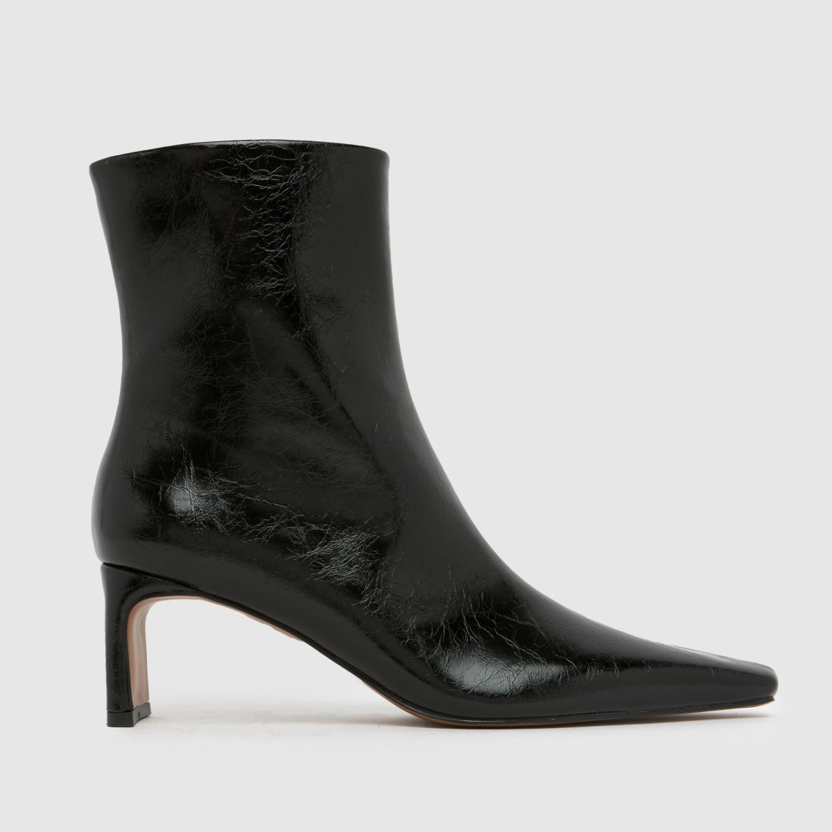 schuh schuh Bethal Set Back Heel in Black