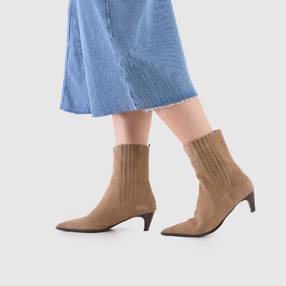 Schuh Schuh Betsy Suede Formal In Taupe