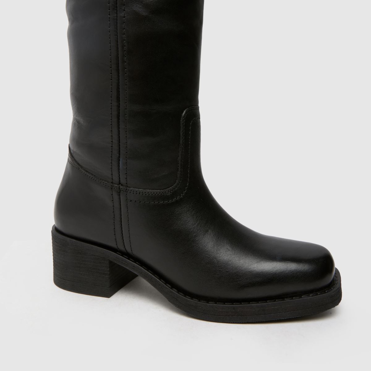 Schuh Schuh Damari Leather Pull On In Black