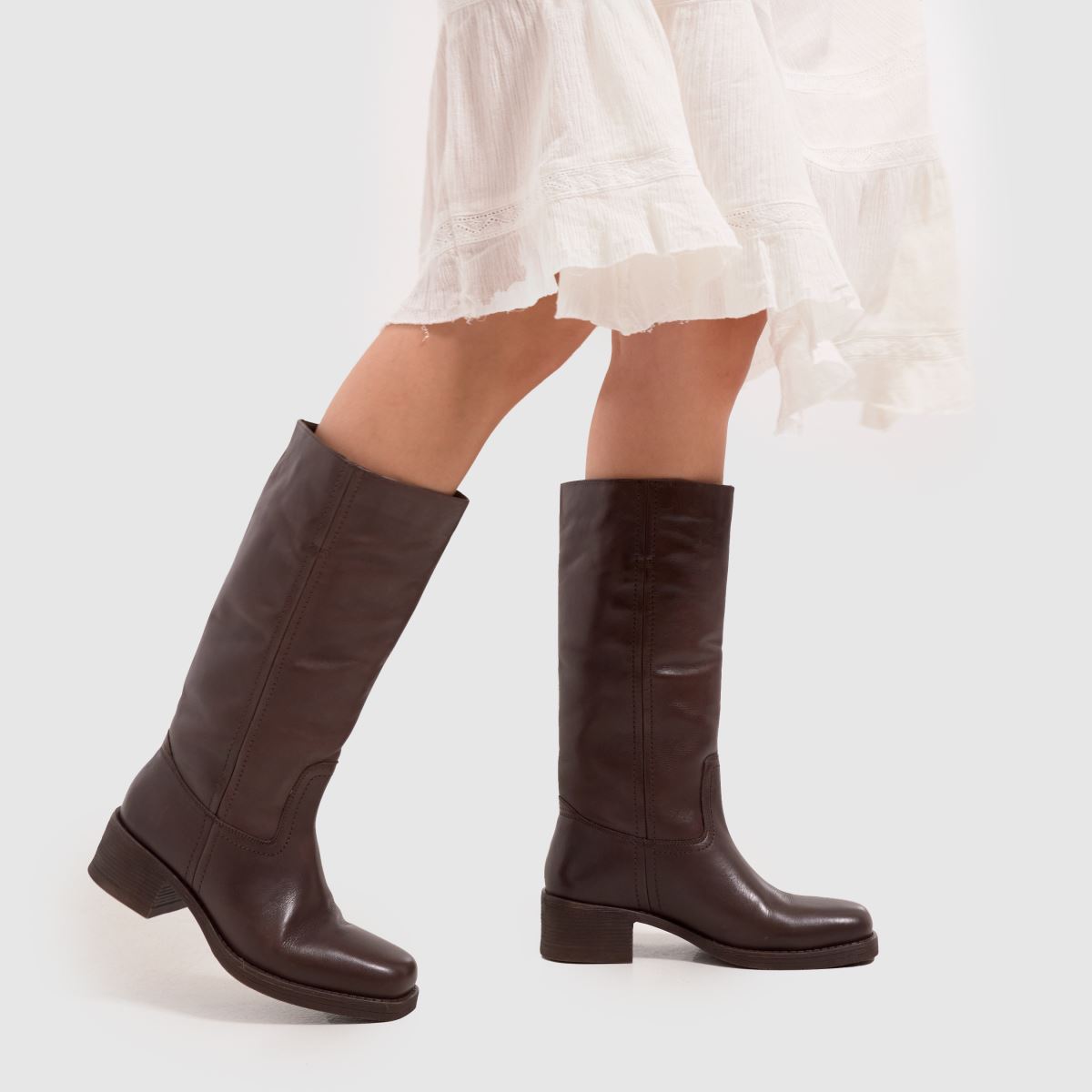 Schuh Schuh Damari Leather Pull On In Brown