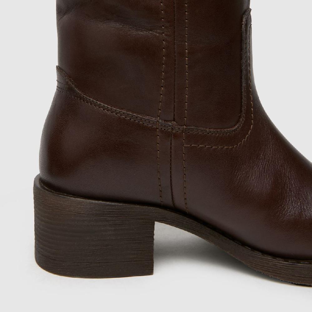 Schuh Schuh Damari Leather Pull On In Brown