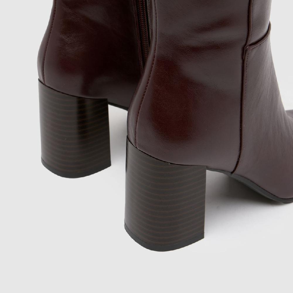 Schuh Schuh Devlin Knee High In Burgundy