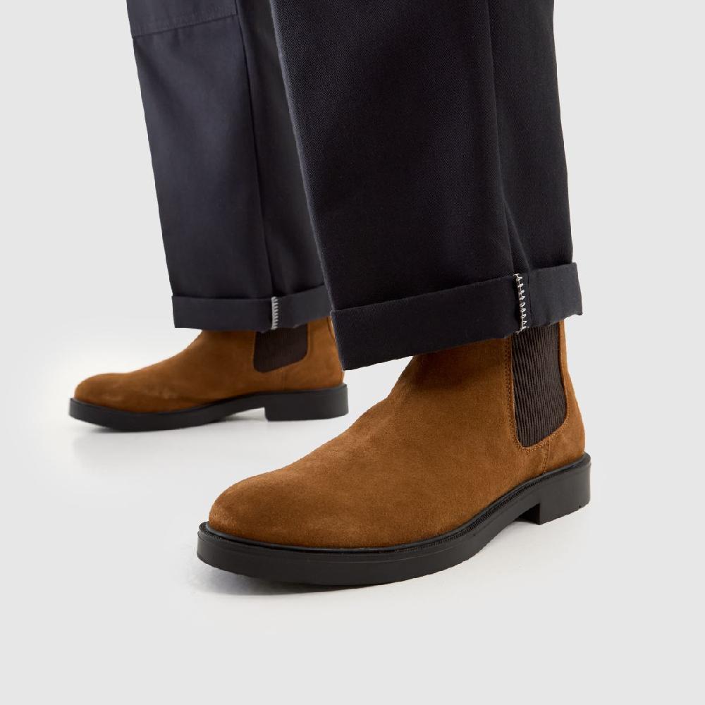 Schuh Schuh Dice Suede Chelsea In Tan